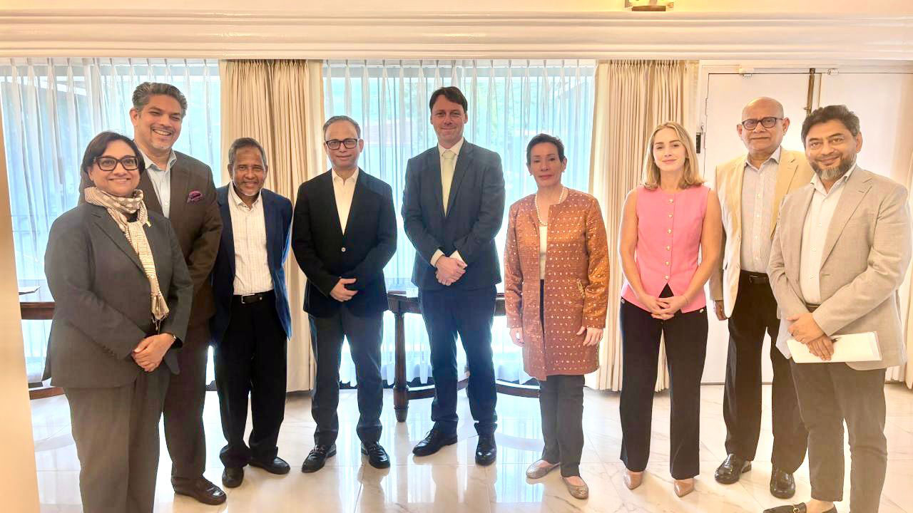 আইএলওর গাইডলাইনে শ্রম আইন সংশোধন চায় মার্কিন বাণিজ্য প্রতিনিধিদল