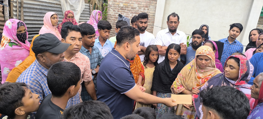 বন্ধুদের সঙ্গে ফুটবল খেলার সময় বজ্রপাতে প্রাণ গেল স্কুলছাত্রের