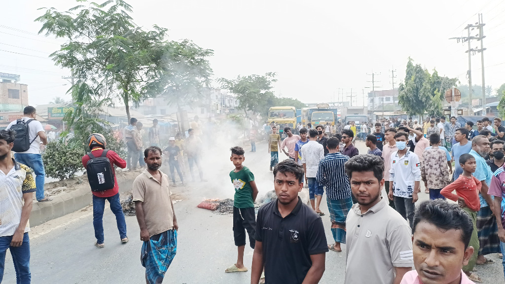 শ্রীপুরে সুতা কারখানা ভাঙচুর: ৫০০ শ্রমিকের বিরুদ্ধে মামলা
