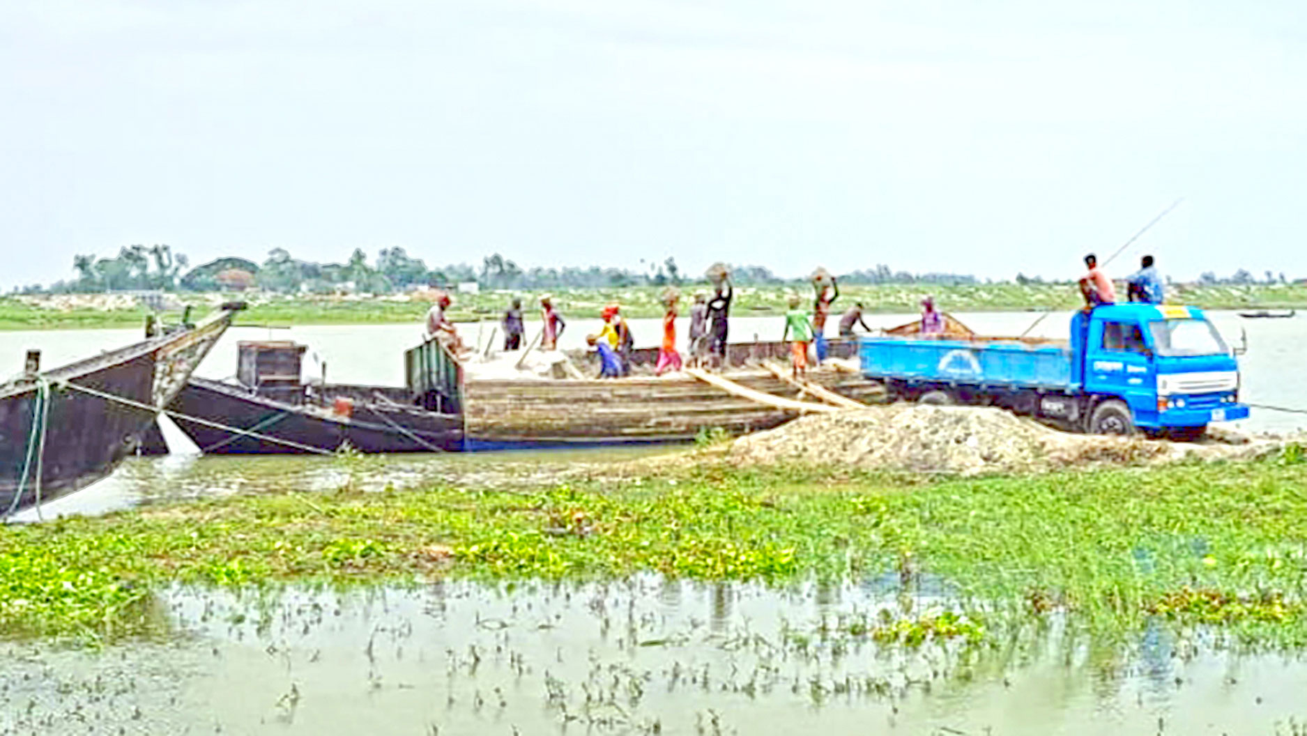 অবৈধভাবে উত্তোলন-বিক্রি