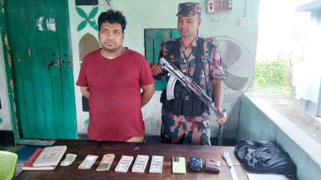 ২৪ হাজার ডলারসহ বাংলাবান্ধায় ভারতীয় নাগরিক আটক