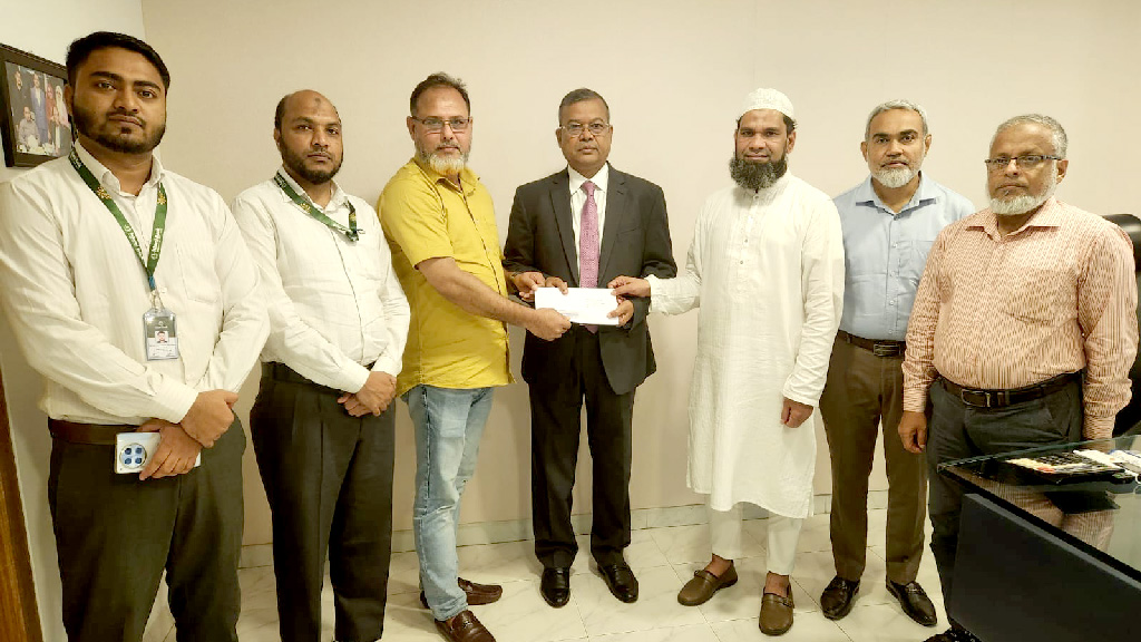 অগ্নিবিমা দাবির চেক হস্তান্তর