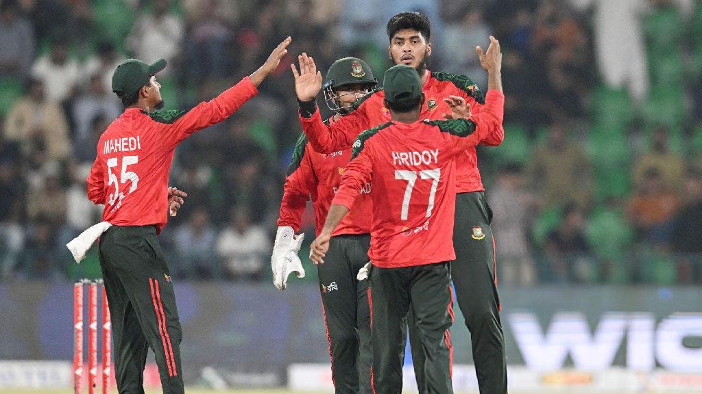 বোর্ডে অস্থিরতার মাঝে সিরিজ বাঁচাতে জিততেই হবে বাংলাদেশকে