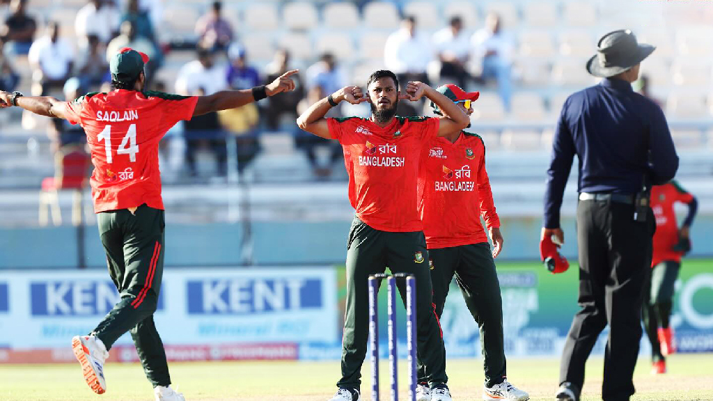 সুপার ওভারের নাটকীয়তায় ভারতকে হারিয়ে ফাইনালে বাংলাদেশ