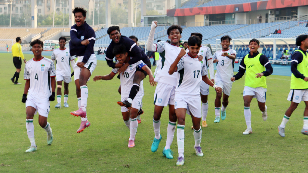 বাহরাইনকে হারিয়ে স্বপ্ন থেকে এক ধাপ দূরে বাংলাদেশ