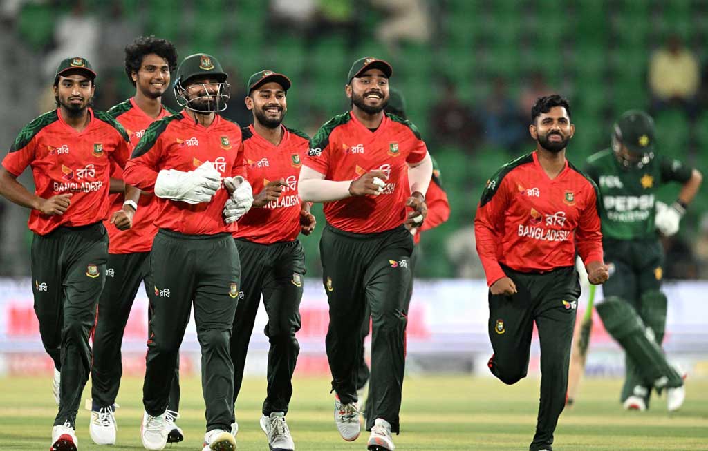 পাকিস্তানের বিপক্ষে আজ ধবলধোলাই এড়াতে পারবে তো বাংলাদেশ