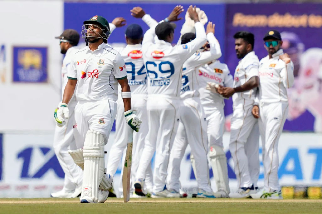 লাঞ্চের আগে বাংলাদেশকে বেকায়দায় ফেলল লঙ্কানরা, শান্ত-মুশফিকের প্রতিরোধ