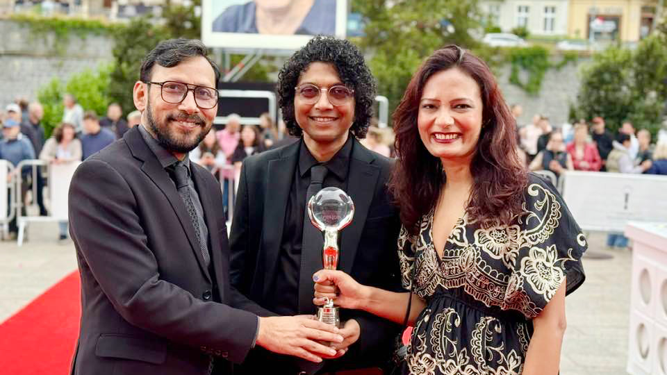 কার্লোভি ভ্যারি উৎসবে পুরস্কার জিতল বাংলাদেশের ‘বালুর নগরীতে’