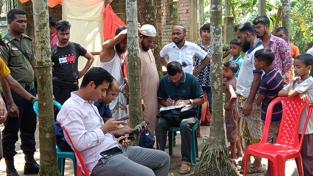 কনের বাড়িতে বরের আগে উপস্থিত ইউএনও, বন্ধ হলো ২ বাল্যবিবাহ