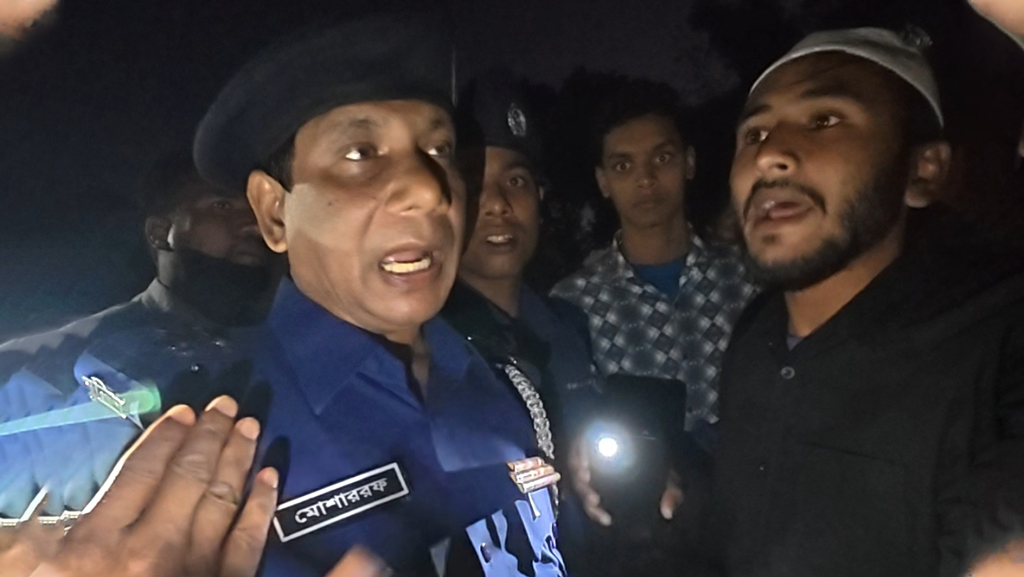 মুক্তিযোদ্ধার লাশ নিয়ে পুলিশের জন্য দেড় ঘণ্টা অপেক্ষা, পরিবারের ক্ষোভ