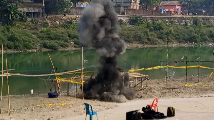 ফরিদপুরে উদ্ধার বোমাটি শক্তিশালী আইইডি, করা হলো নিষ্ক্রিয়
