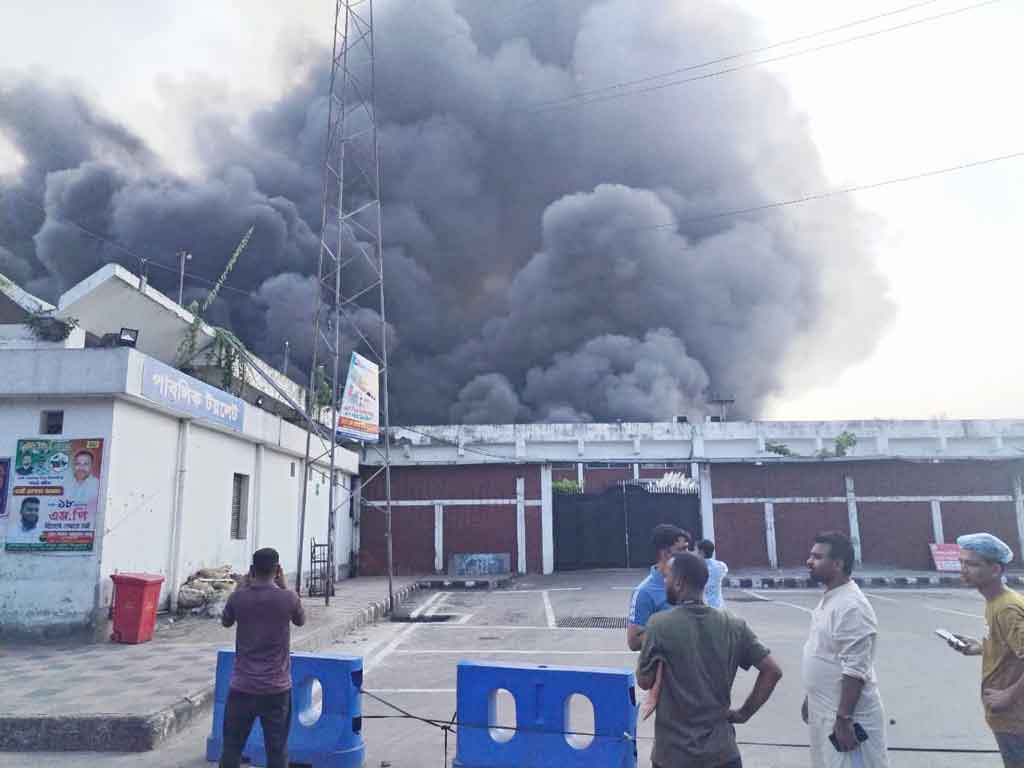 কার্গো এলাকায় আগুন, শাহজালালে ফ্লাইট চলাচল সাময়িক স্থগিত