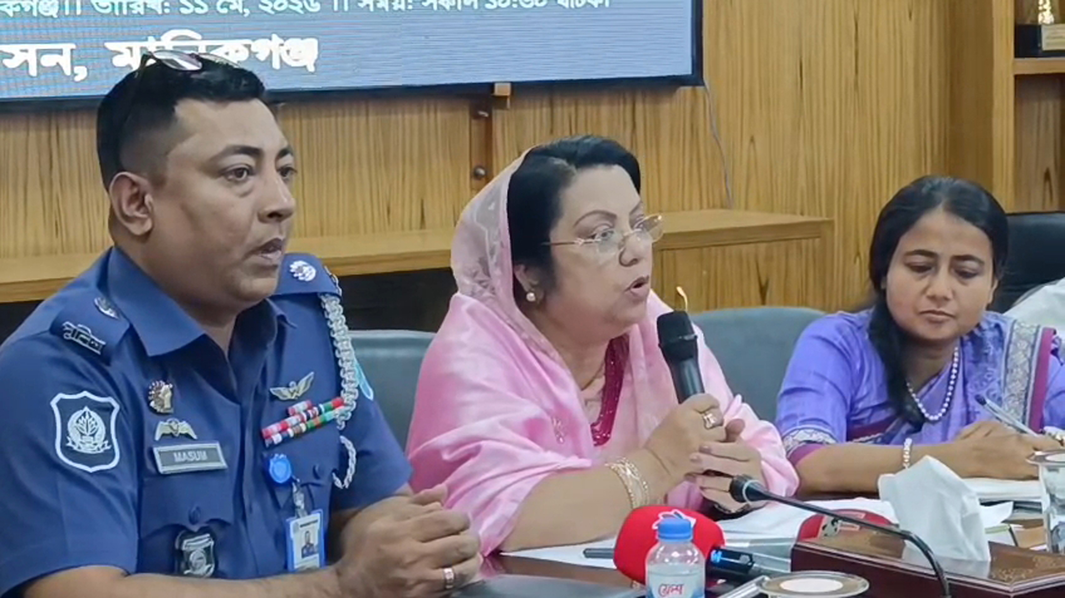 তৃতীয় পক্ষ অশান্তি সৃষ্টি করে সরকারবিরোধী ক্ষোভ তৈরির চেষ্টা করছে: বিমানমন্ত্রী