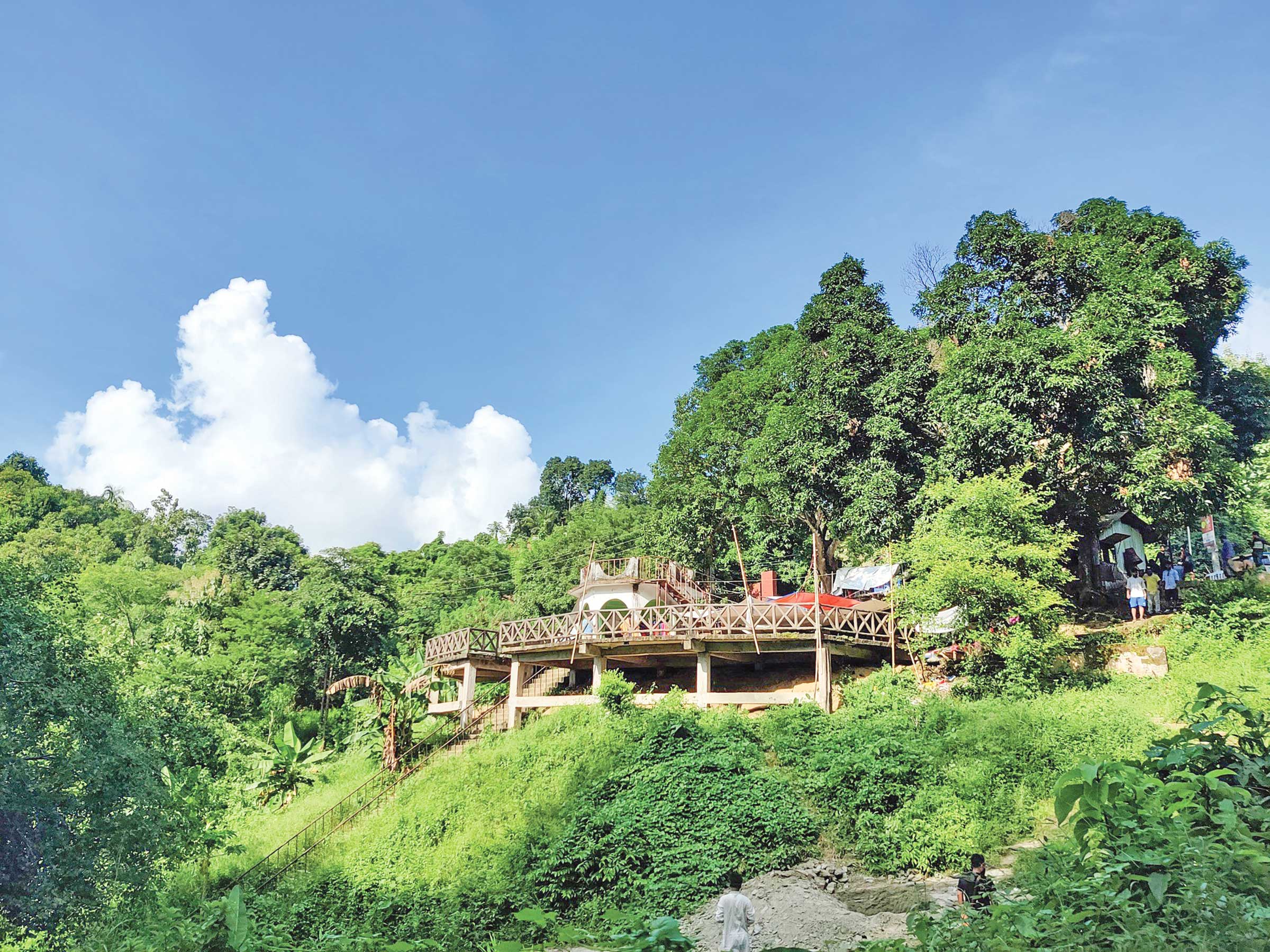 বান্দরবানজুড়ে পর্যটকের ভিড়