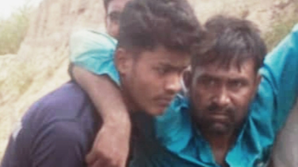 স্থলমাইন বিস্ফোরণে পা উড়ে গেল যুবকের