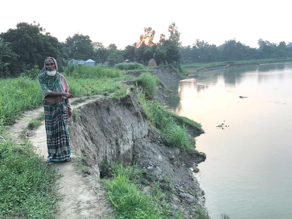 বাঙ্গালী নদীর ভাঙনের মুখে শতাধিক বিঘা জমি
