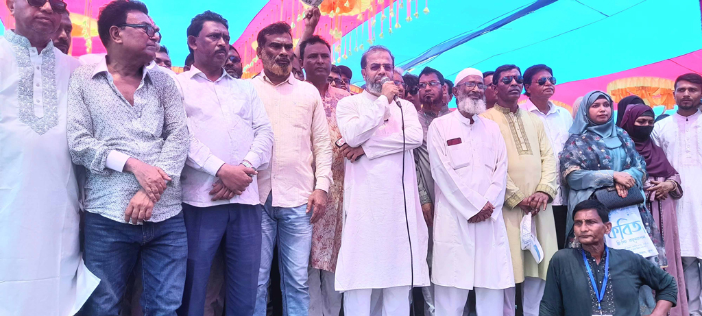 বাগেরহাটে বিনা মূল্যে চক্ষু চিকিৎসা ক্যাম্পে সেবা পেলেন ৫ হাজার মানুষ