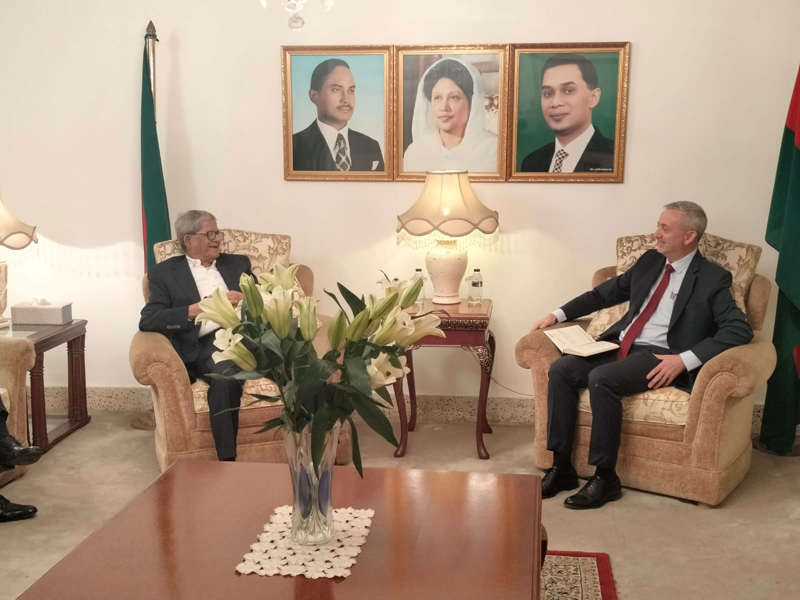 বিএনপি মহাসচিবের সঙ্গে দেখা করলেন ইইউ রাষ্ট্রদূত