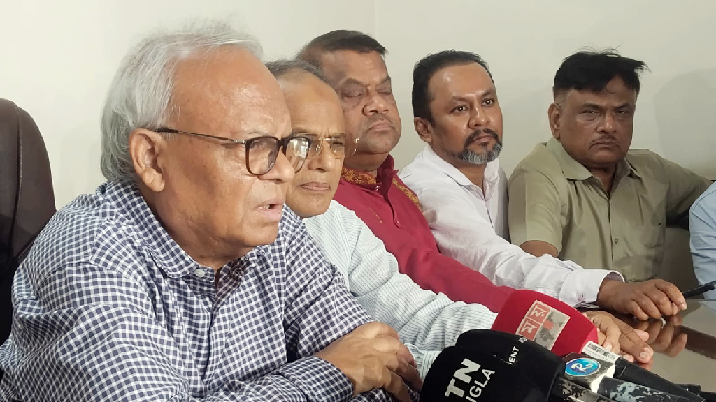ষড়যন্ত্রের পথ বেছে নিয়েছে বিরোধী দল: রিজভী