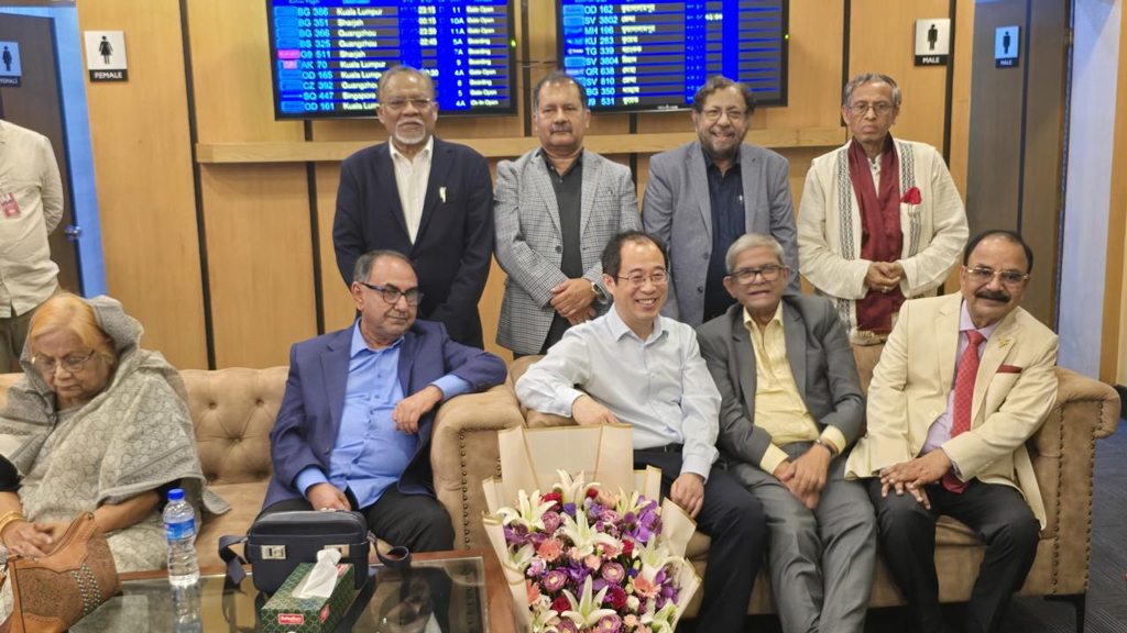 চীন সফর শেষে দেশে ফিরল বিএনপির প্রতিনিধি দল