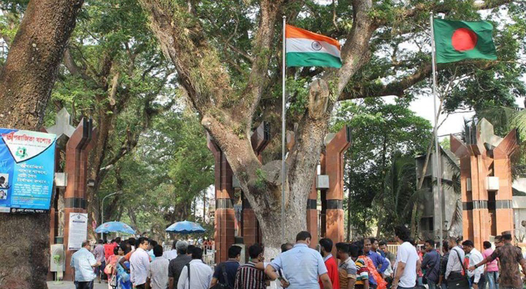 বেনাপোল-পেট্রাপোল ৩ দিন যাতায়াত বন্ধ, আটকা পড়েছেন পাসপোর্টধারীরা
