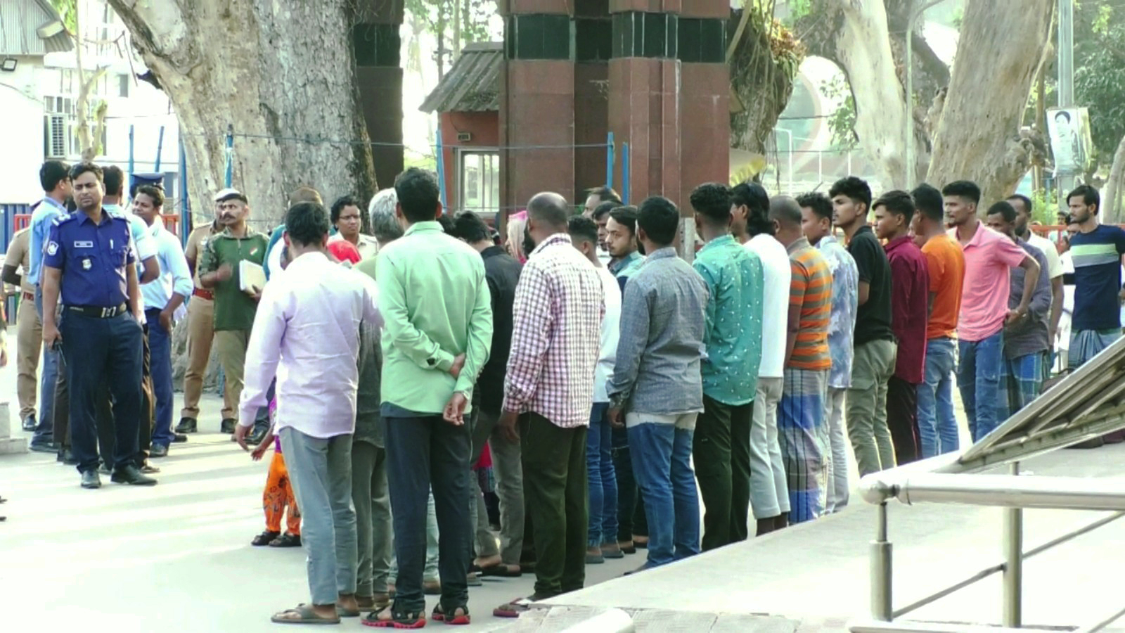 ৩৩ বাংলাদেশিকে ফেরত পাঠাল ভারত