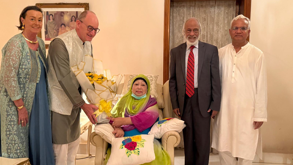 খালেদা জিয়ার সঙ্গে সৌজন্য সাক্ষাৎ করলেন জার্মান রাষ্ট্রদূত