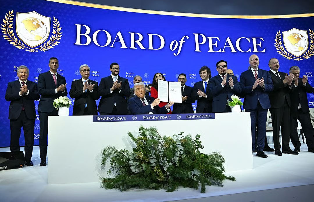 ট্রাম্পের শান্তি পরিষদের অর্ধেক সদস্যই যুক্তরাষ্ট্রে প্রবেশে নিষেধাজ্ঞার তালিকায়