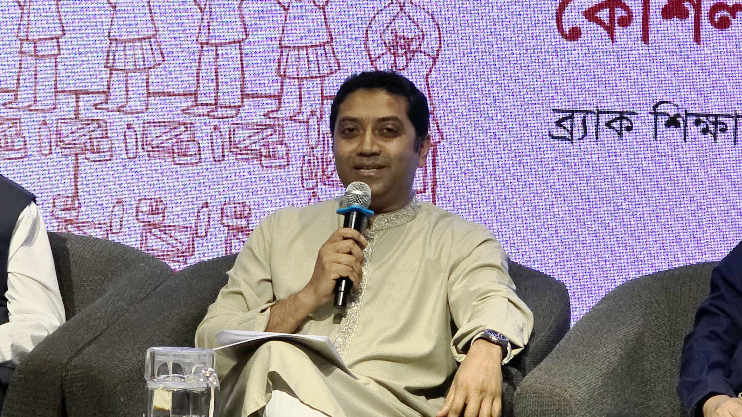 প্রাথমিকের শিক্ষার্থীদের বিনা মূল্যে ইউনিফর্ম দেবে সরকার: প্রতিমন্ত্রী ববি হাজ্জাজ