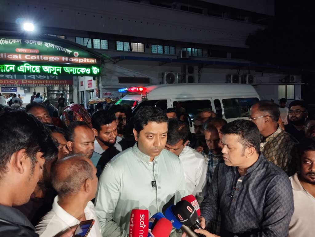 মেলা বন্ধ করা হয়েছে, আয়োজকদের খুঁজছে পুলিশ—আহত বিএনপি নেতাকে দেখতে গিয়ে ববি হাজ্জাজ