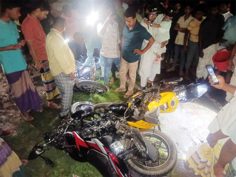 বগুড়ায় তিন মোটরসাইকেলের সংঘর্ষে নিহত ২
