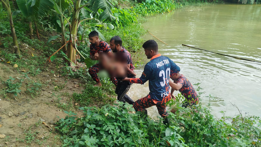বগুড়ায় পুকুরে ডুবে ভাই-বোনসহ ৩ শিশুর মৃত্যু