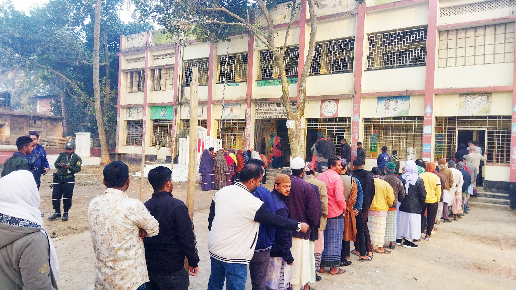 বগুড়ার ৭টি আসনে আড়াই ঘণ্টায় ভোট পড়েছে ১৮.৩৬ শতাংশ