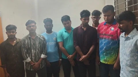 পাথরঘাটায় মাদক ও কিশোর গ্যাংবিরোধী অভিযান, আটক ২১