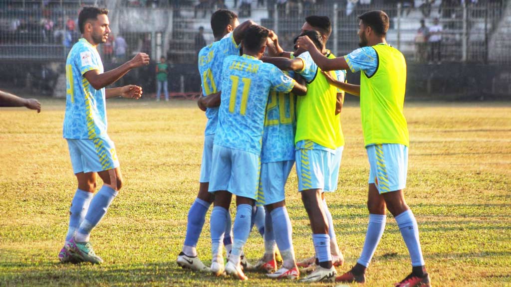 রেজার ‘প্রথম’ গোলে আবাহনীর টানা দুই