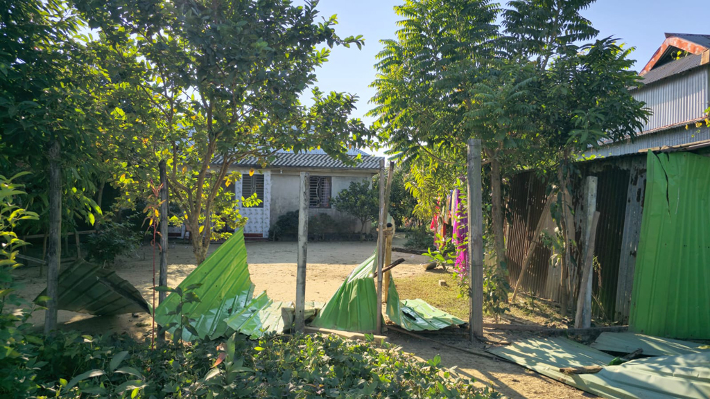 ইটনায় যুবদল নেতার বিরুদ্ধে তিন বাড়িতে হামলা-লুটপাট চালানোর অভিযোগ