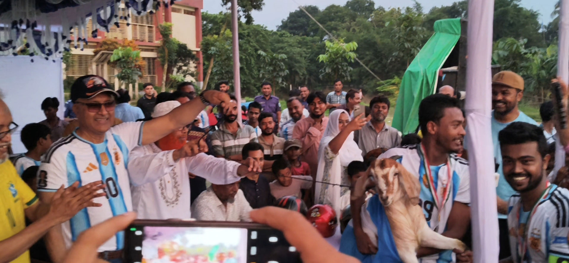 খাসির লড়াইয়ে ব্রাজিলকে ৩-১ গোলে উড়িয়ে দিল আর্জেন্টিনা