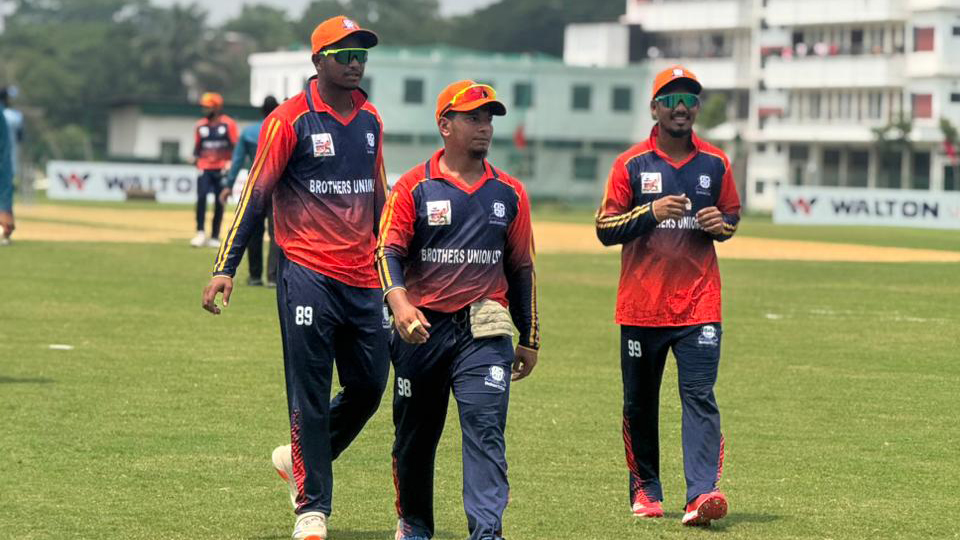 টাকা না পেয়ে ম্যাচ বর্জন ক্রিকেটারদের
