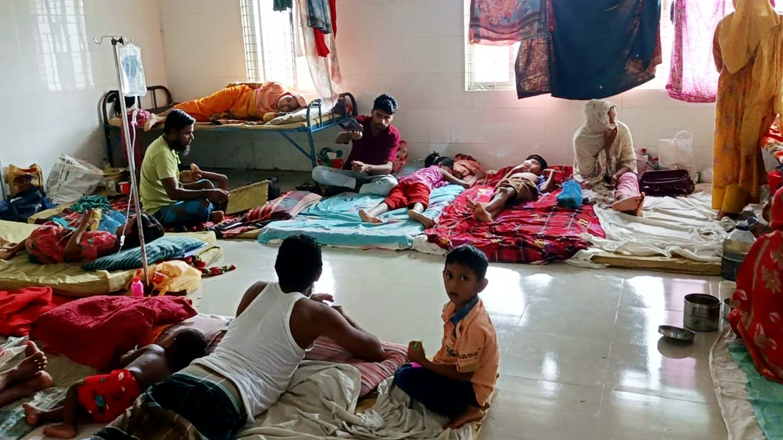 আমতলীতে হামের প্রাদুর্ভাব, হাসপাতালে অ্যান্টিবায়োটিক ও স্যালাইন সংকট