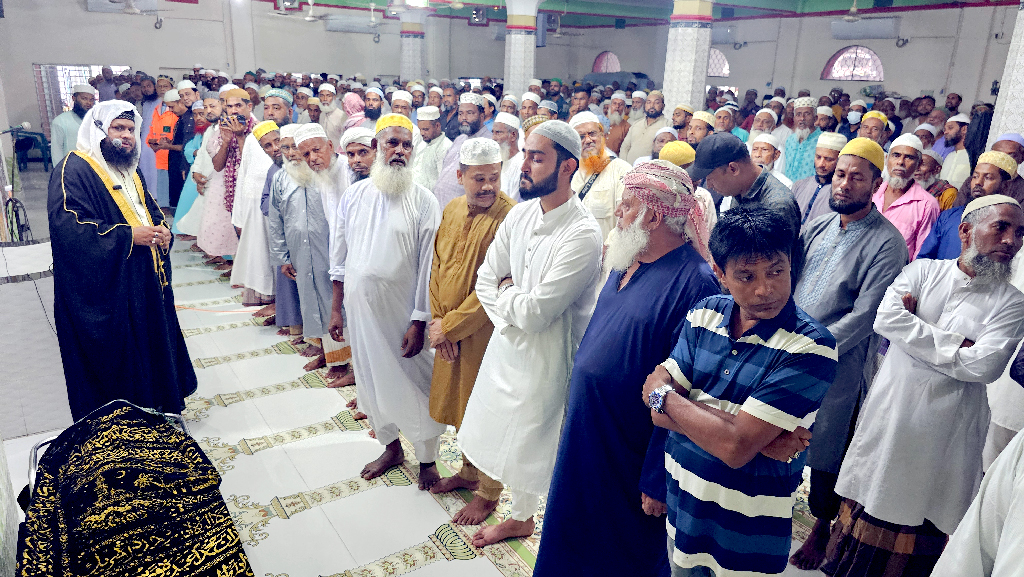সাবেক এমপি গোলাম সরোয়ার হিরুর দাফন সম্পন্ন, শেষ বিদায়ে হাজারো মানুষের ঢল