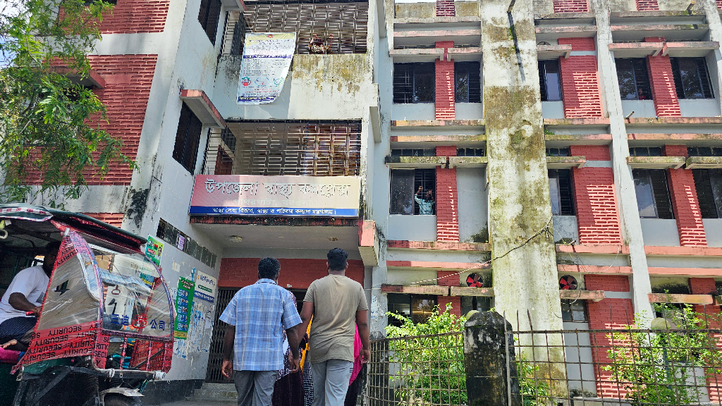 বরগুনায় আবারও ডেঙ্গুর ভয়াবহতা: ১২ ঘণ্টায় পাথরঘাটায় ৪ জনের মৃত্যু