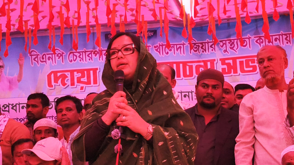 বাপ স্বতন্ত্র, বেটিও স্বতন্ত্র কি না, সময় উত্তর দেবে: রুমিন ফারহানা