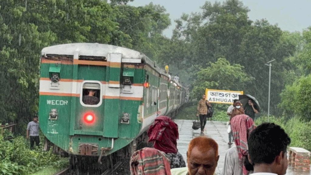 ব্রাহ্মণবাড়িয়ায় ৫ বগি ফেলে চলে গেল ট্রেন, পরে আবার ইঞ্জিন বিকল