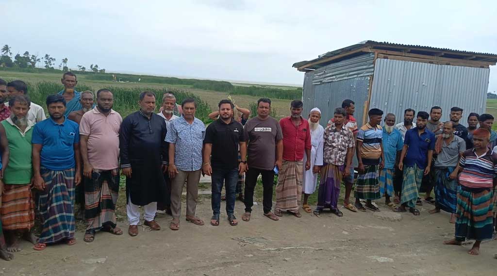 বোরহানউদ্দিনে খাল খননের মাধ্যমে টেকসই বেড়িবাঁধ নির্মাণের দাবি এলাকাবাসীর