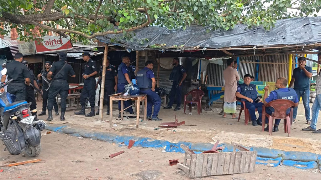 বড়াইগ্রামে বিএনপির দুই পক্ষের সংঘর্ষে আহত ১০