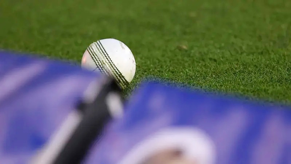 নারীঘটিত কেলেঙ্কারিতে কোচ ৯ মাস বরখাস্ত