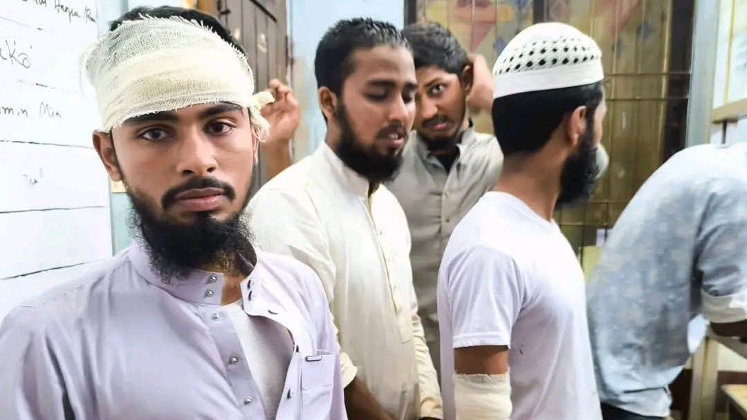 ব্রাহ্মণবাড়িয়ায় গান বাজানো নিয়ে পুলিশের সঙ্গে মাদ্রাসাছাত্রদের সংঘর্ষ, আহত ২৫