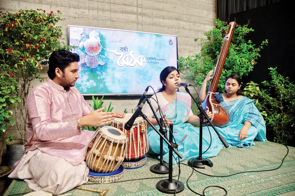 ধ্রুপদি বাদনে বর্ষা বৈঠক