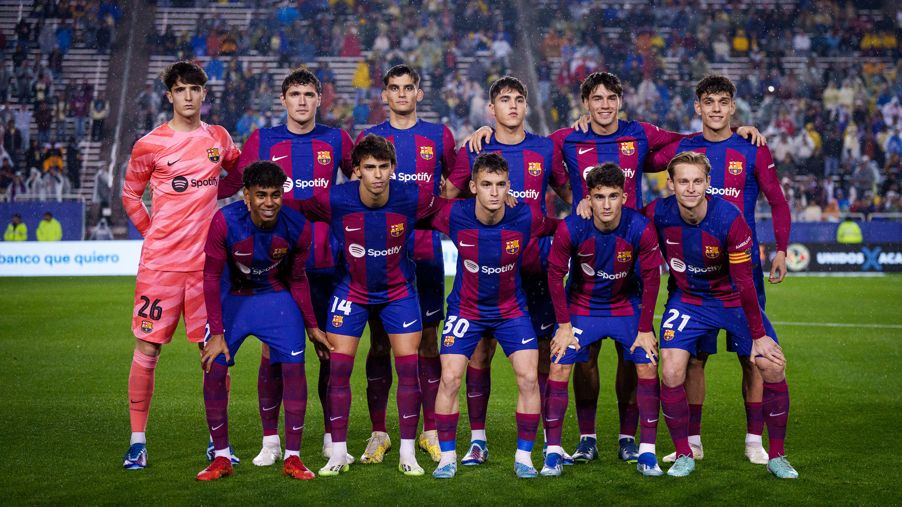 রাতে চ্যাম্পিয়নস লিগে মাঠে নামছে বার্সেলোনা, খেলা দেখবেন কোথায়