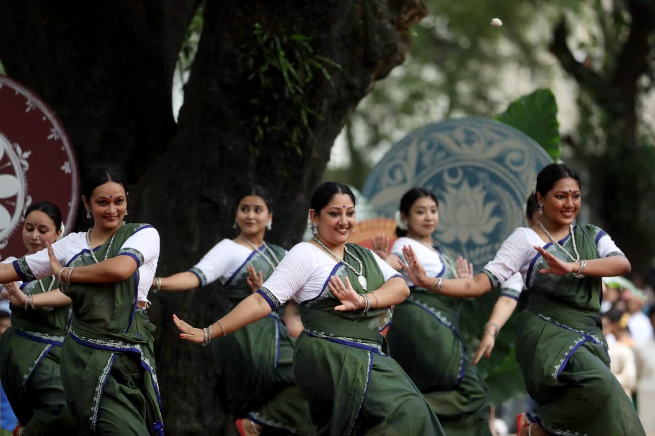 চারুকলায় বর্ষা উৎসব ‘ঘনঘটা ২’, মঞ্চ মাতালেন ৩০০ নৃত্যশিল্পী
